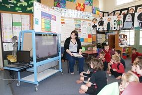 50" Learning Station C/W Tote Tray. - Image 2